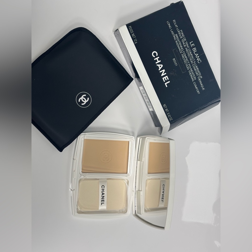 ✨ Chanel Le Blanc Brightening Cushion Foundation BD21 – Compact Powder Set
